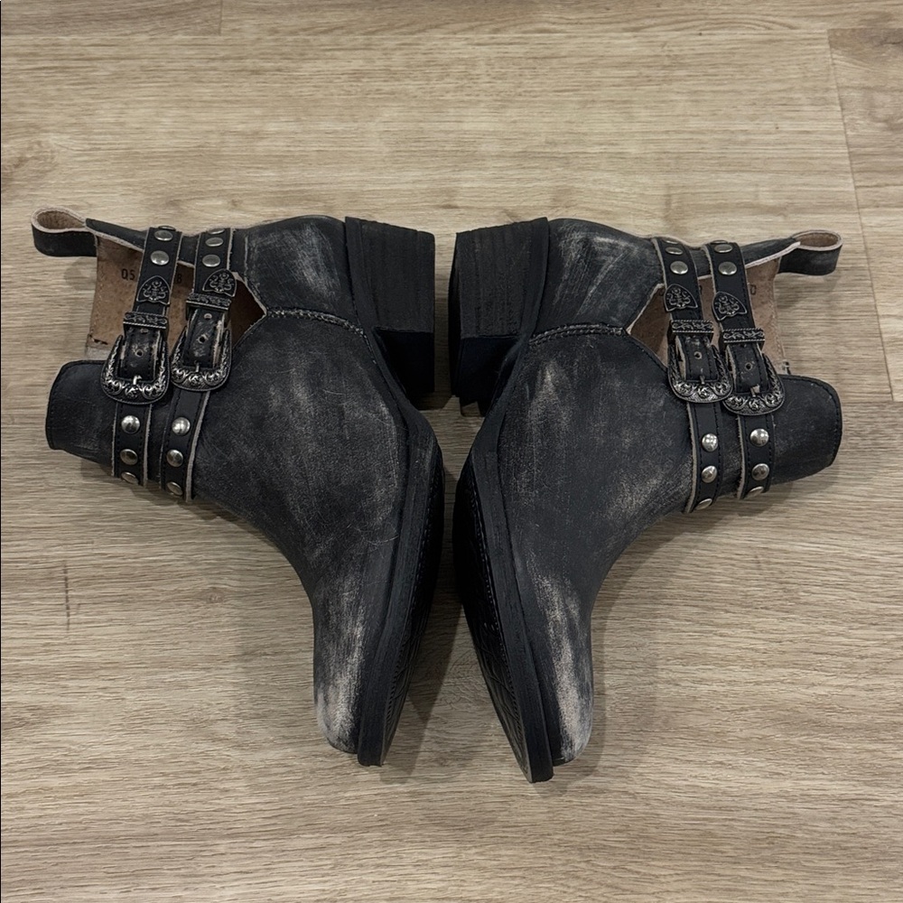 Circle G Black Leather Ankle Boots with Studded Straps - Picture 8 of 16